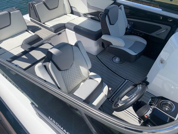 2022 25′ Yamaha Boat 252 SE