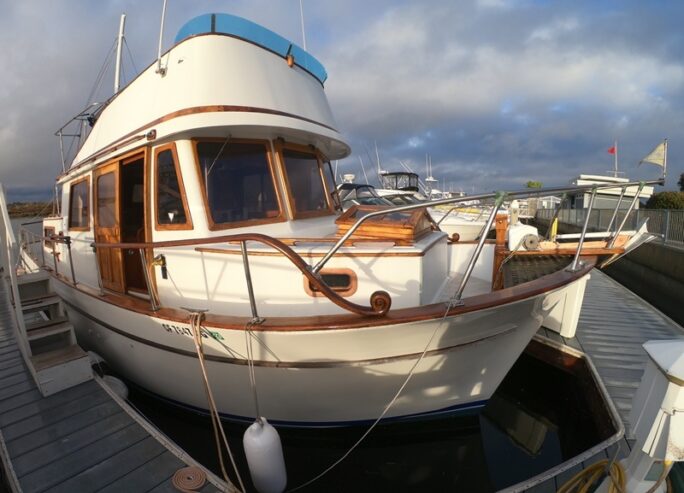 1977 34′ CHB Trawler Double Cabin W New Decks