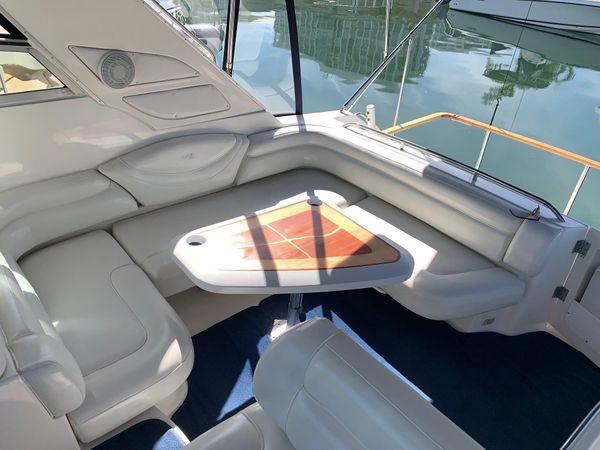 1998 40′ Bayliner Avanti 4085