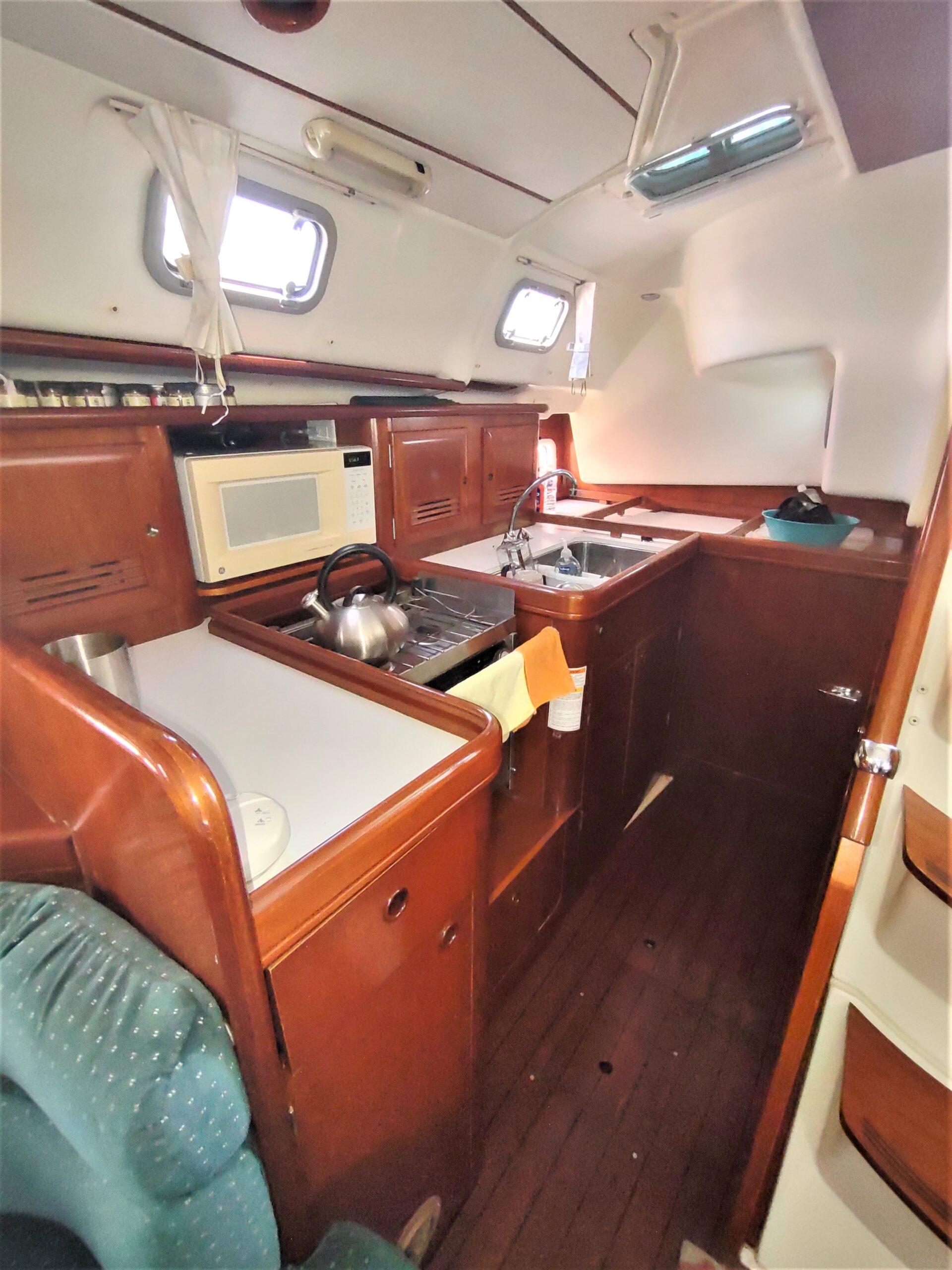 2000 41′ Beneteau