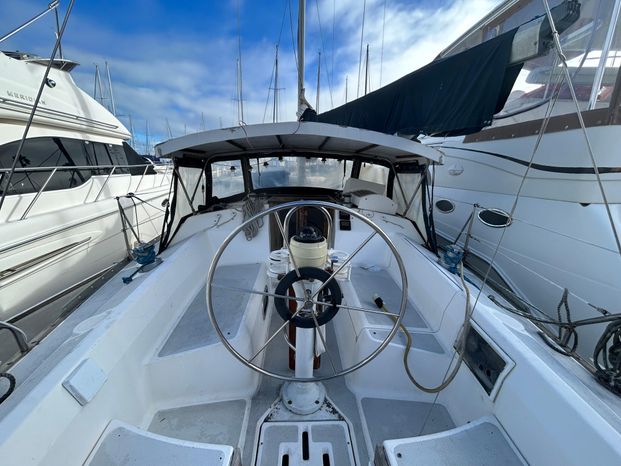 1993 33′ HUNTER LEGEND 35.5