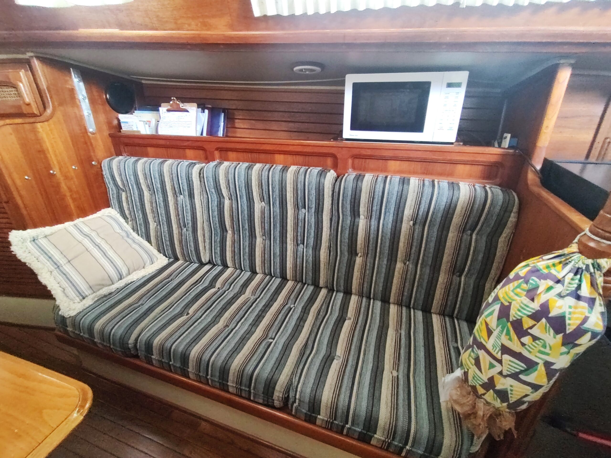 1978 36′ ISLANDER