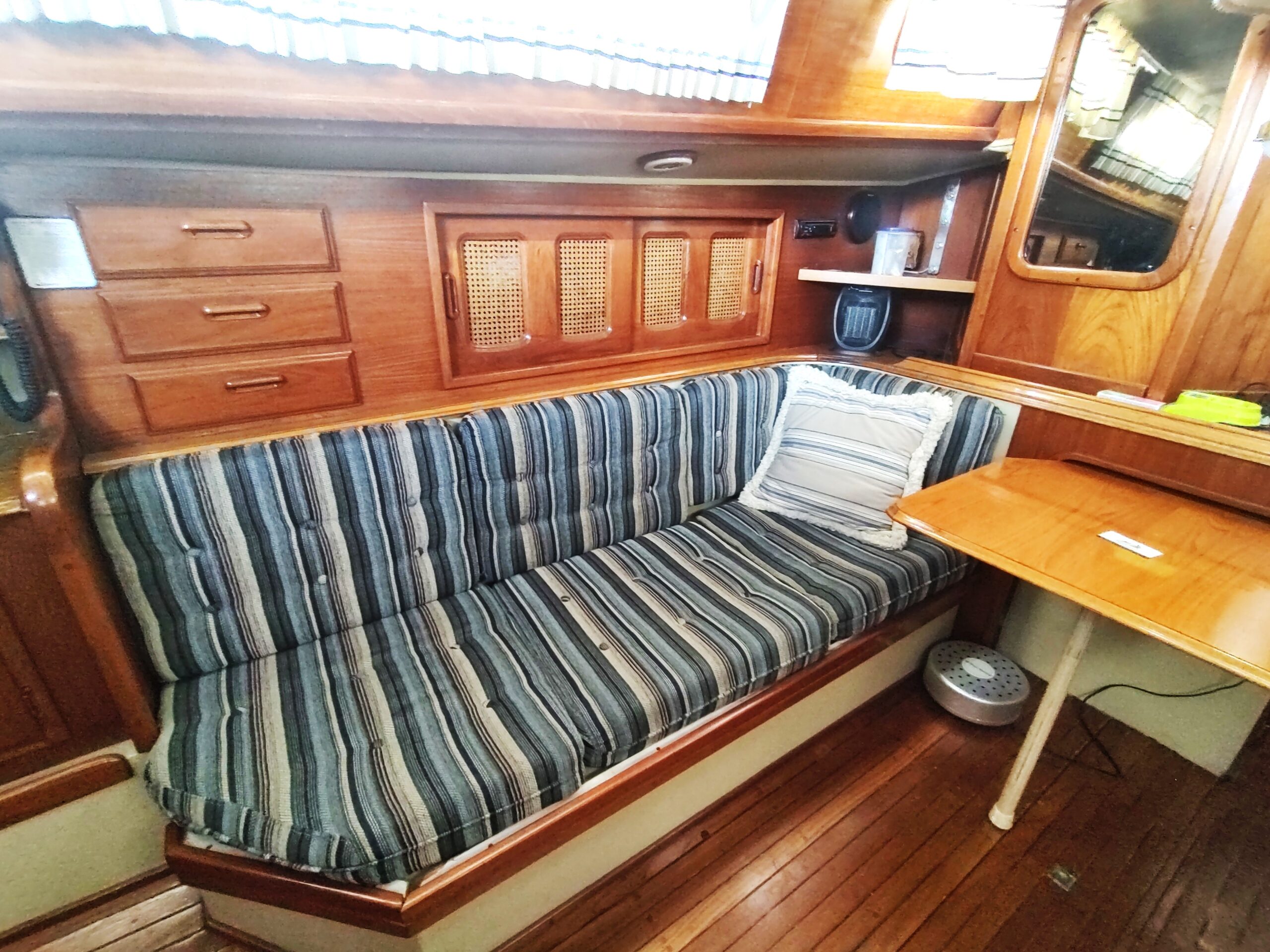 1978 36′ ISLANDER