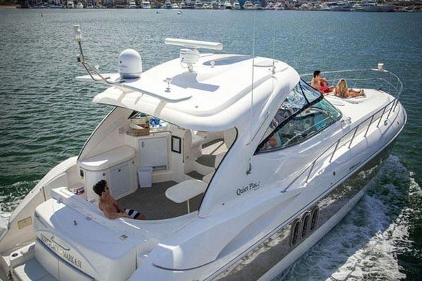 2007 52′ Cruisers 520 Express