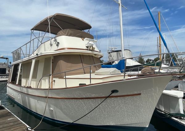 1977 34′ Marine Trader Europa