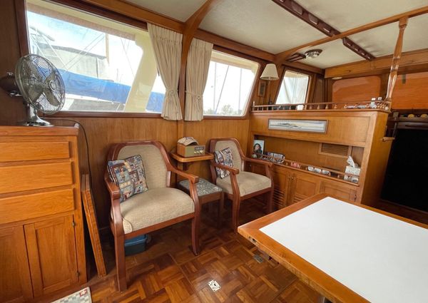 1977 34′ Marine Trader Europa