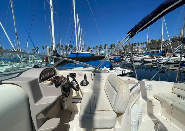 2005 27′ Rinker Fiesta Vee 250