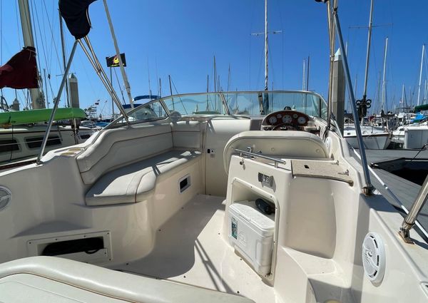 2005 27′ Rinker Fiesta Vee 250