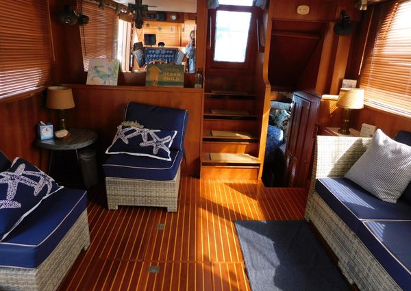 1988 42′ Golden Star Sundeck MY