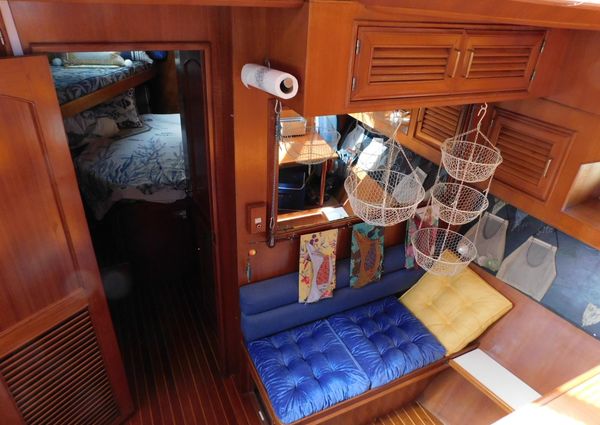 1988 42′ Golden Star Sundeck MY