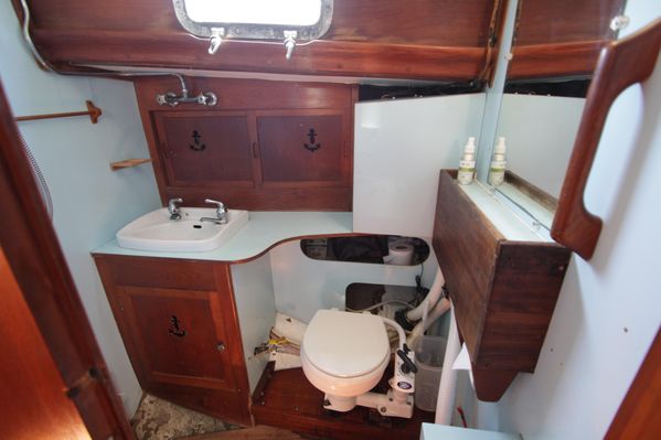 1968 40′ Cheoy Lee Offshore 40