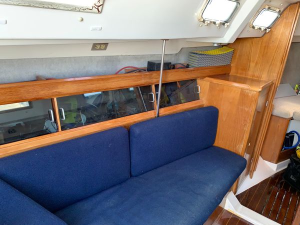 1986 31′ Hunter 31