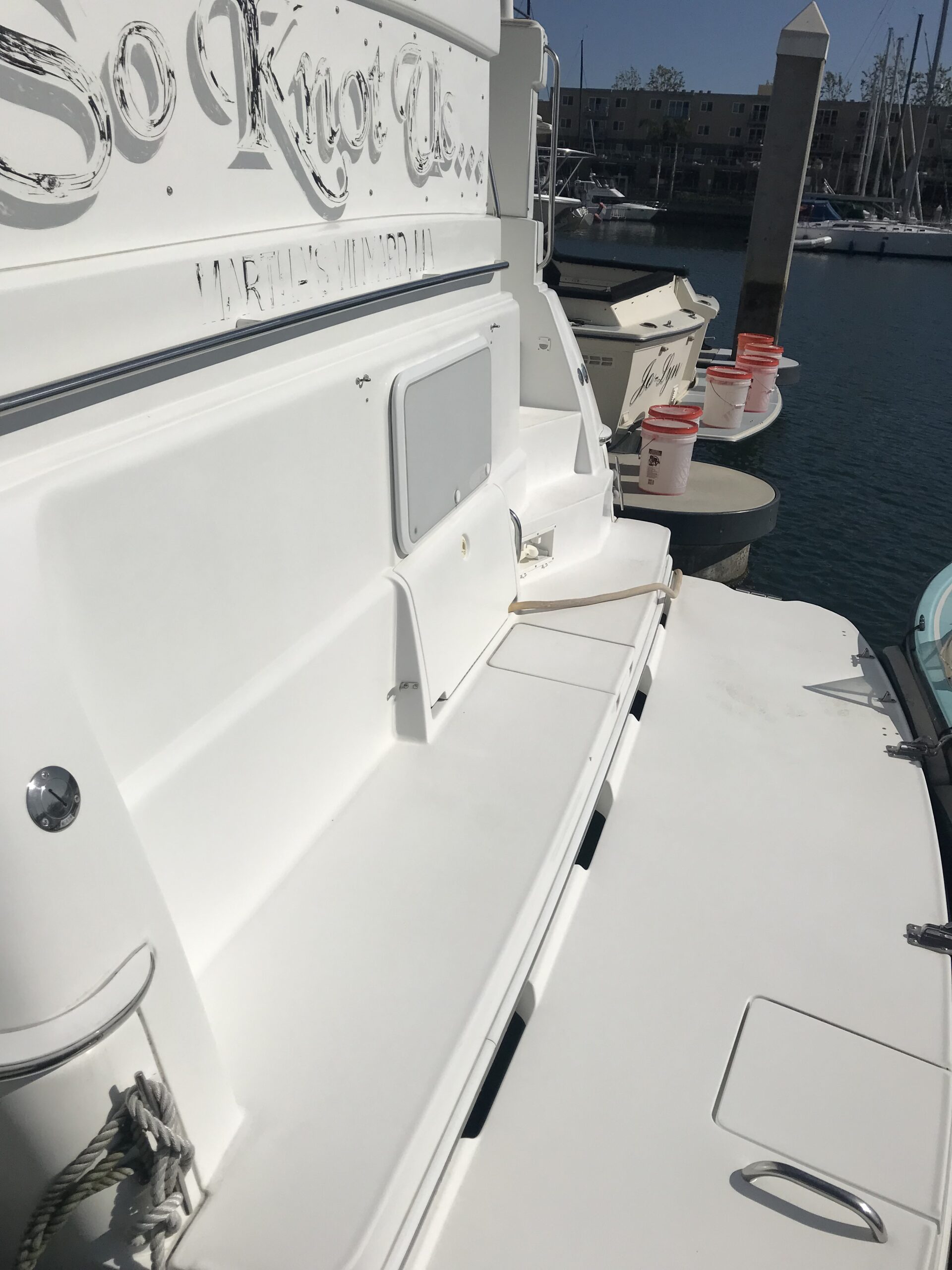 1997 37′ Silverton 372