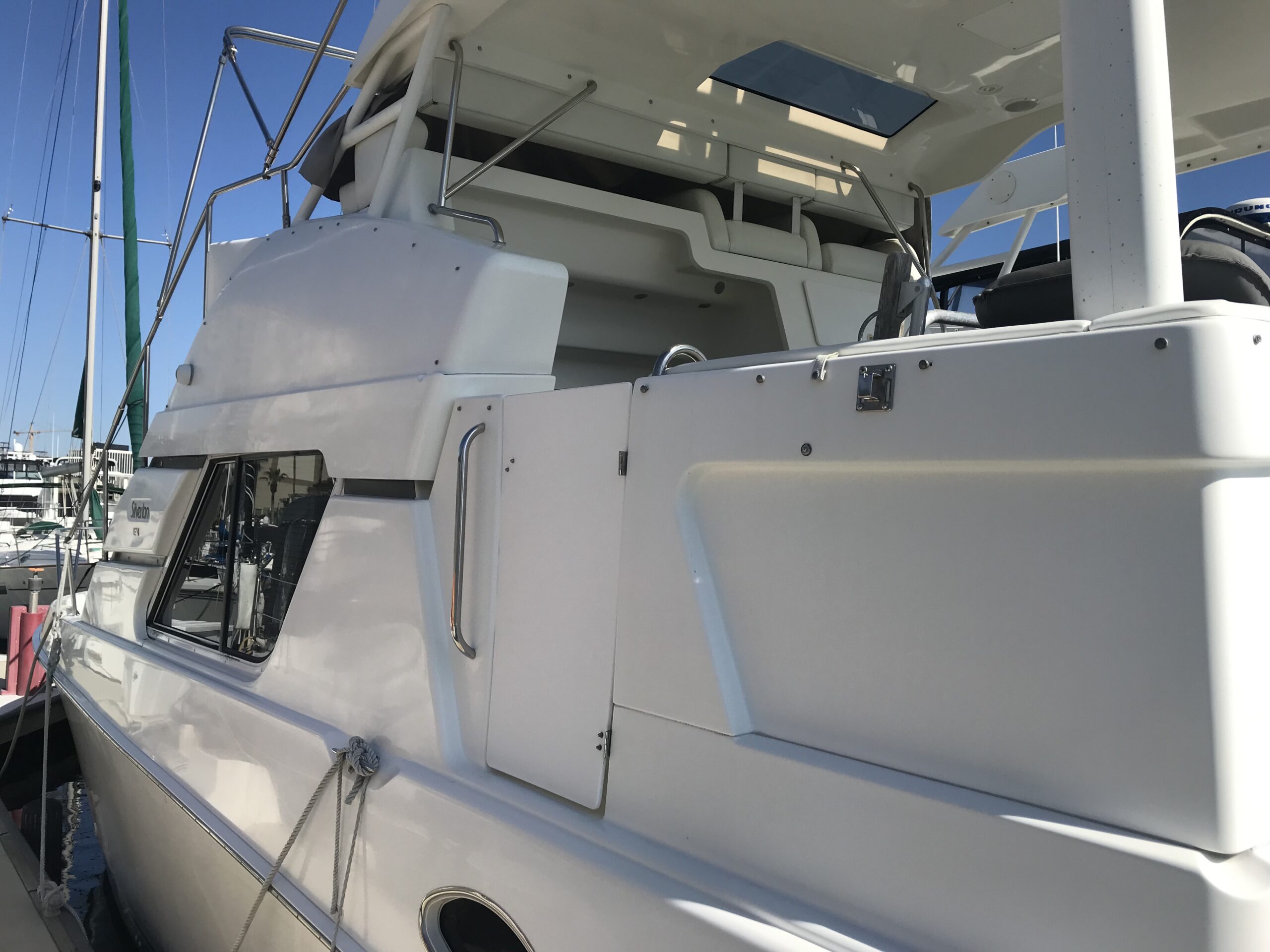 1997 37′ Silverton 372