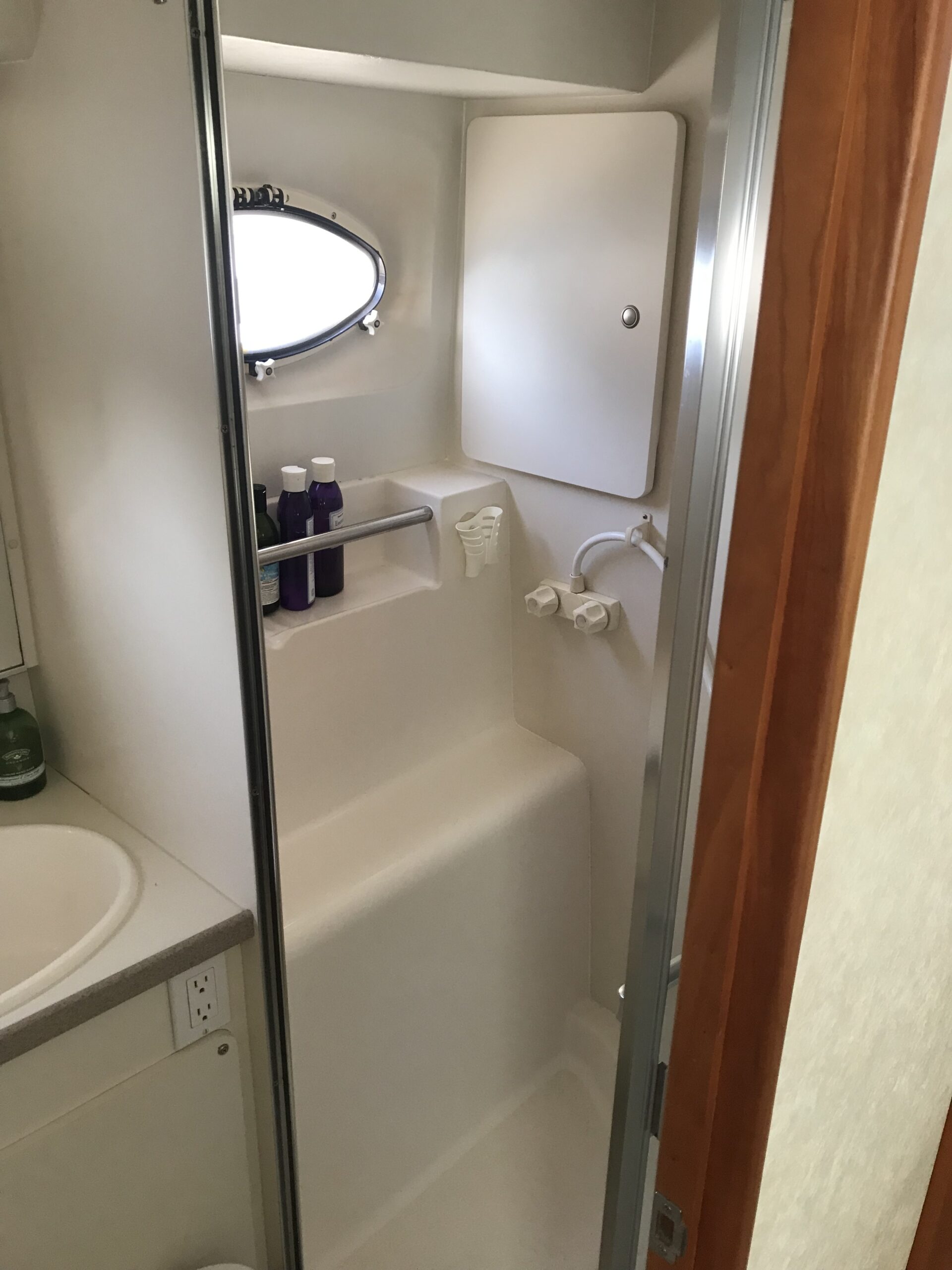 1997 37′ Silverton 372