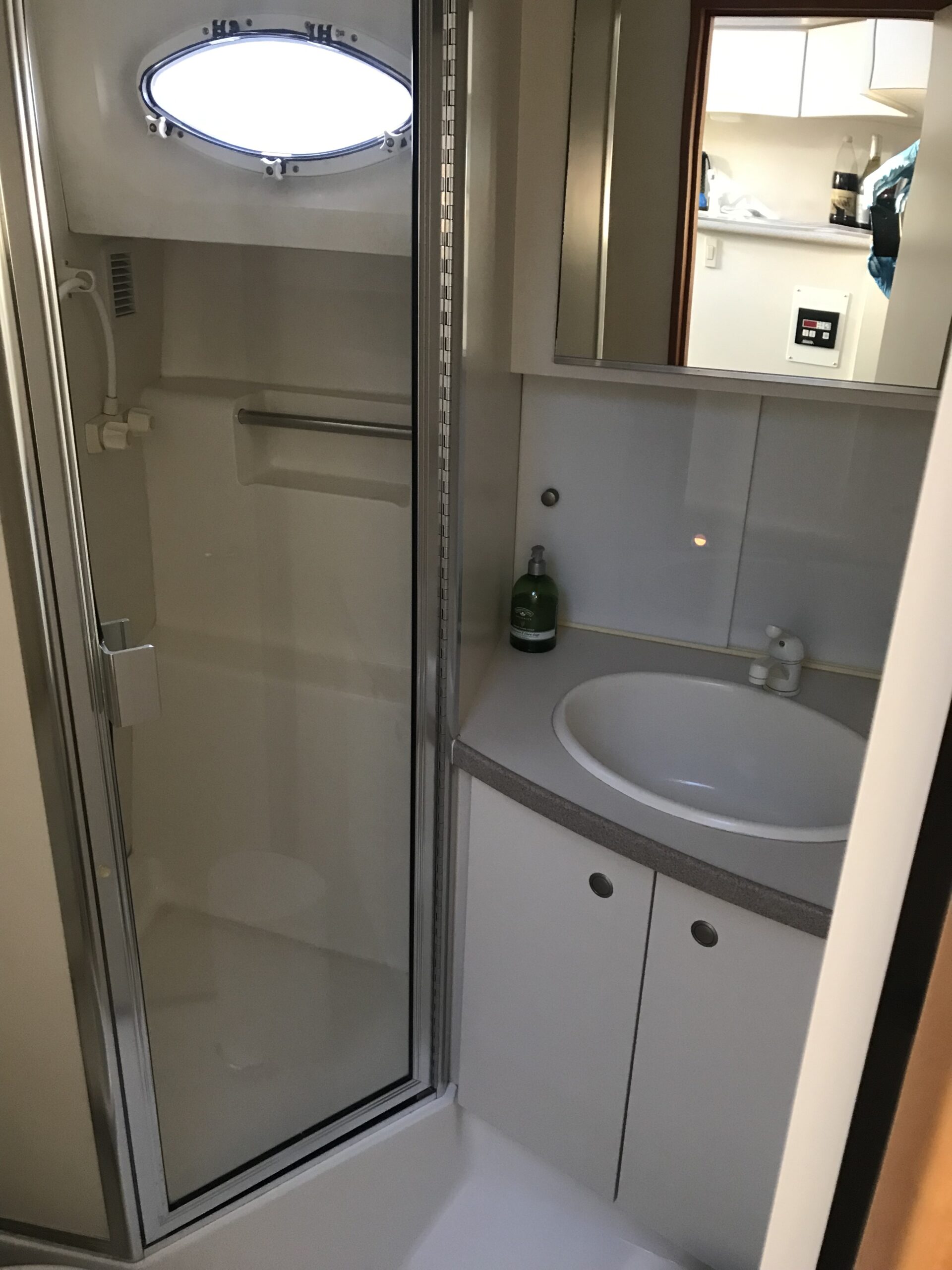 1997 37′ Silverton 372