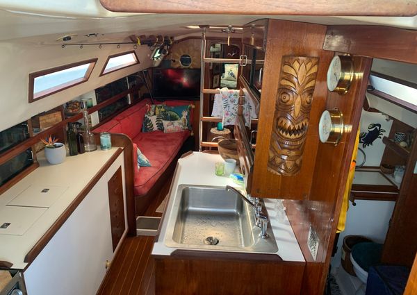 1983 54′ Hunter 54