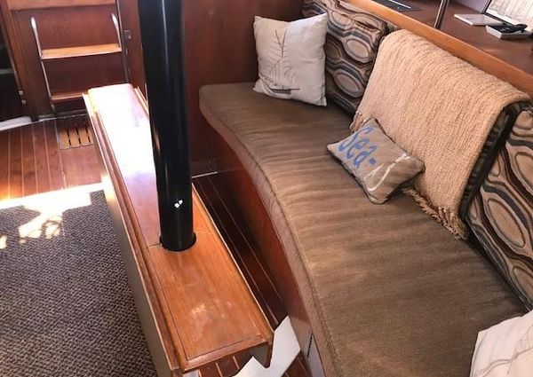 1987 37′ Hunter 37.5