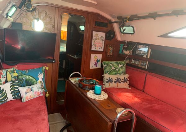 1983 54′ Hunter 54