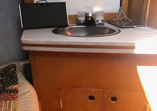 1987 37′ Hunter 37.5