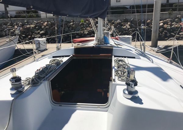 1987 37′ Hunter 37.5