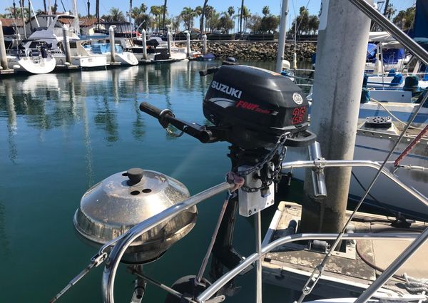 1987 37′ Hunter 37.5