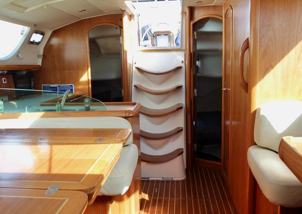 2002 43′ Jeanneau Sun Odyssey DS