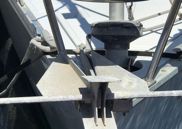 1987 37′ Hunter 37.5