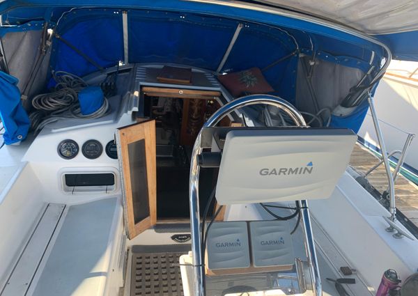 1983 54′ Hunter 54