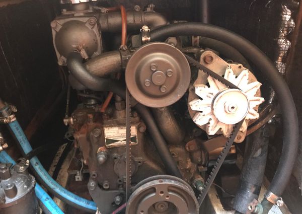 1987 37′ Hunter 37.5