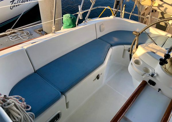 2001 41′ Beneteau 411