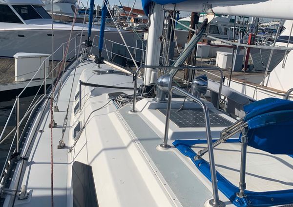 1983 54′ Hunter 54