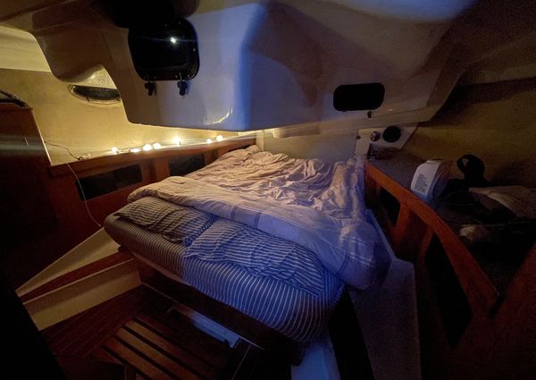 1987 37′ Hunter 37.5