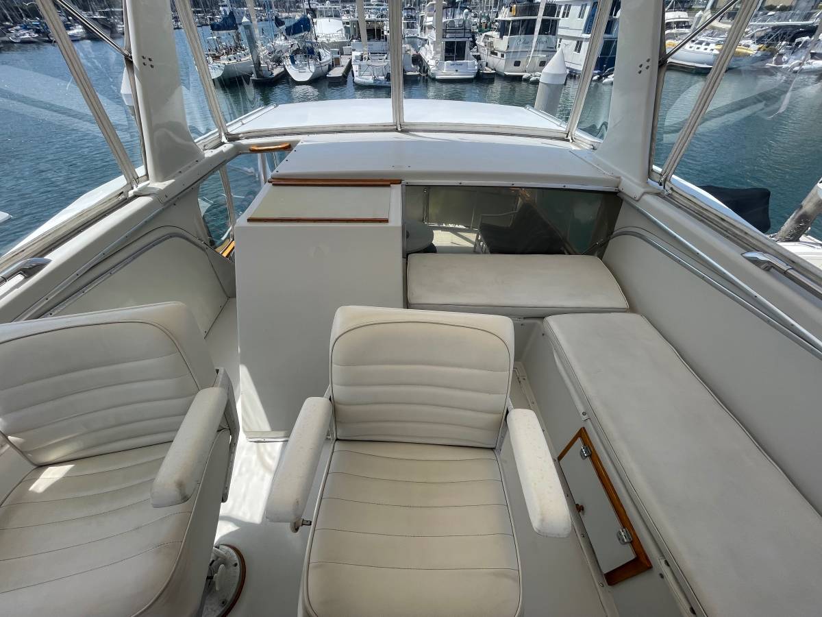 1982 42′ Uniflite Aft cabin