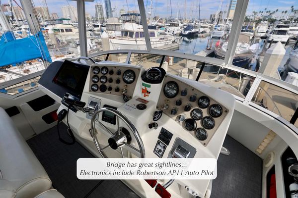 1998 40′ Carver 400 Cockpit Motor Yacht