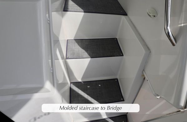 1998 40′ Carver 400 Cockpit Motor Yacht