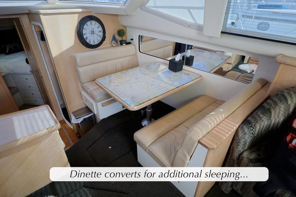 1998 40′ Carver 400 Cockpit Motor Yacht