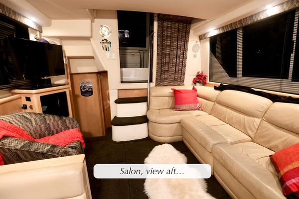 1998 40′ Carver 400 Cockpit Motor Yacht