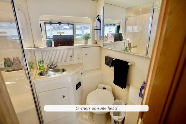 1998 40′ Carver 400 Cockpit Motor Yacht