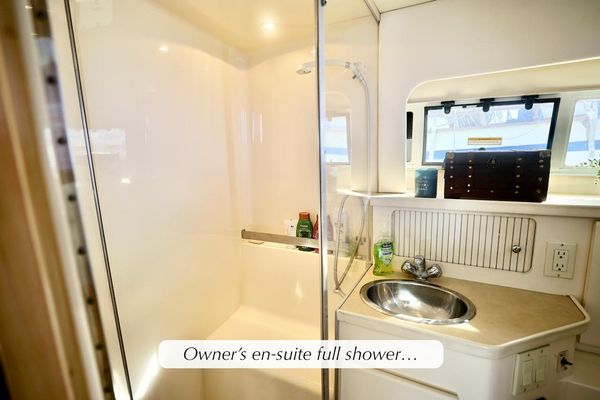 1998 40′ Carver 400 Cockpit Motor Yacht