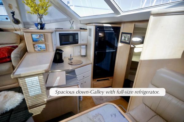 1998 40′ Carver 400 Cockpit Motor Yacht