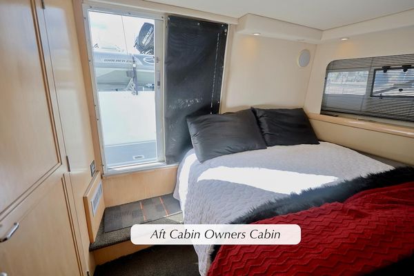 1998 40′ Carver 400 Cockpit Motor Yacht