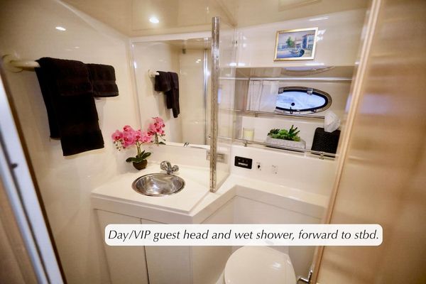 1998 40′ Carver 400 Cockpit Motor Yacht