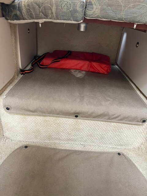 2004 31′ Sundancer 280