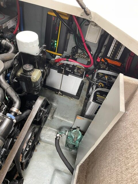 2004 31′ Sundancer 280