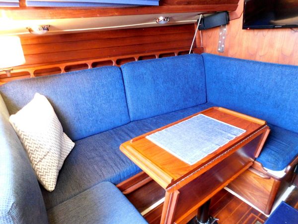 1985 30′ Ericson 30 Plus