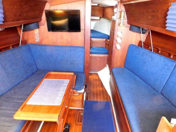 1985 30′ Ericson 30 Plus