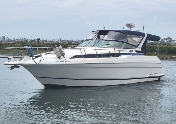 1995 36′ Wellcraft 3600 Martinique Express Cruiser