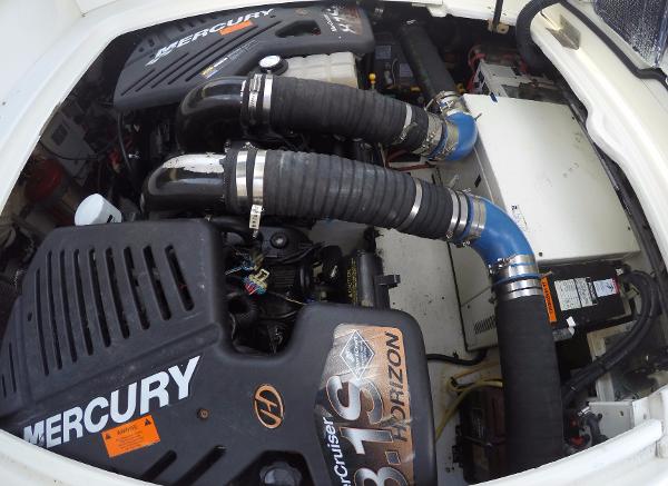 2005 34′ Cruisers Yachts 3470 Express “Grand Cru”