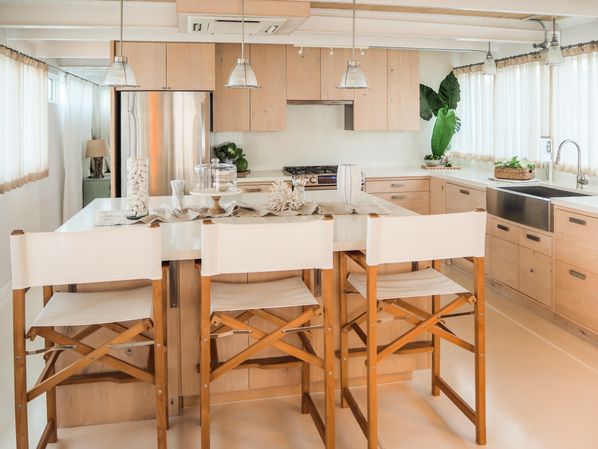 2012 48′ Houseboat Custom Floating Home